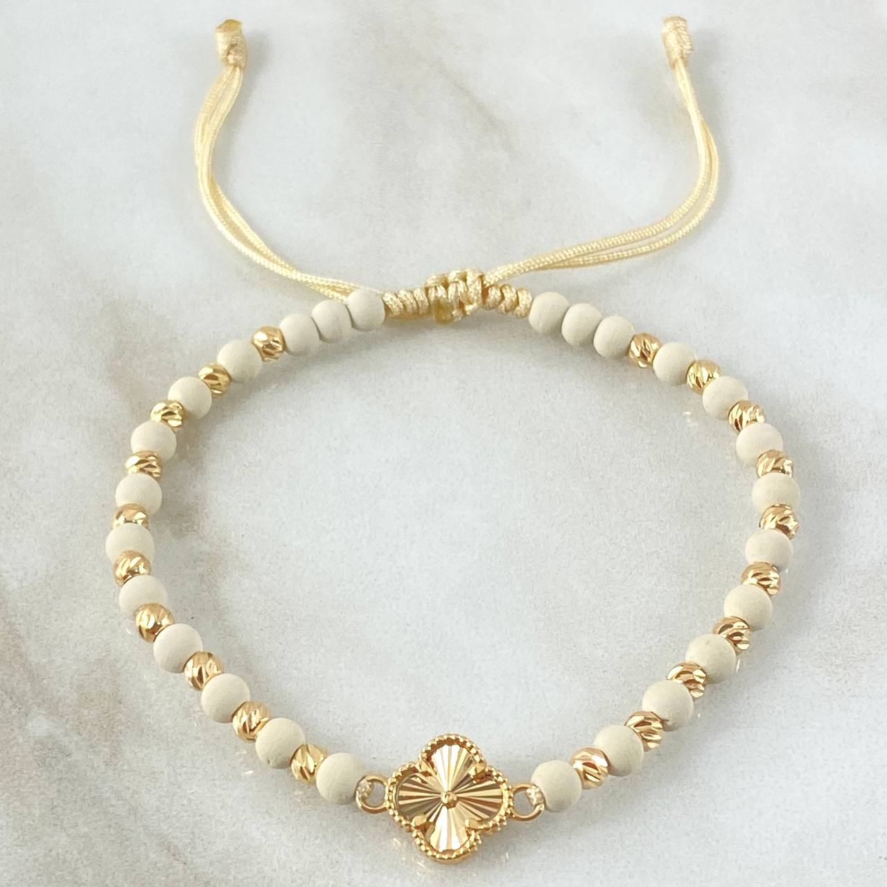 Pulsera Beige Herraje Trebol 2.15gr / Oro Amarillo 18K *