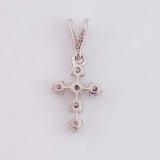 Dije Mini Cruz Diamantes 8pts 0.35gr / 1.5cm / Oro Blanco 18K
