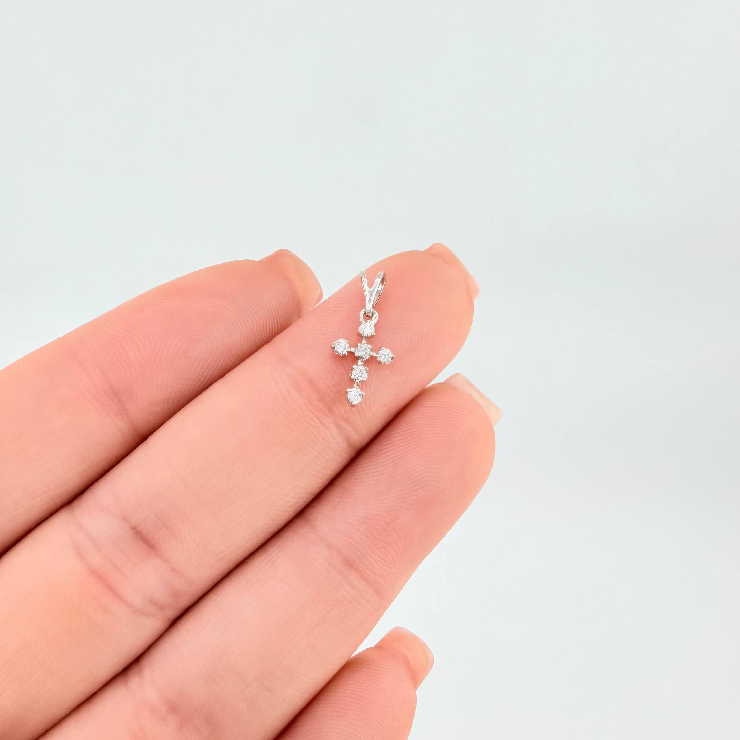 Dije Mini Cruz Diamantes 8pts 0.35gr / 1.5cm / Oro Blanco 18K