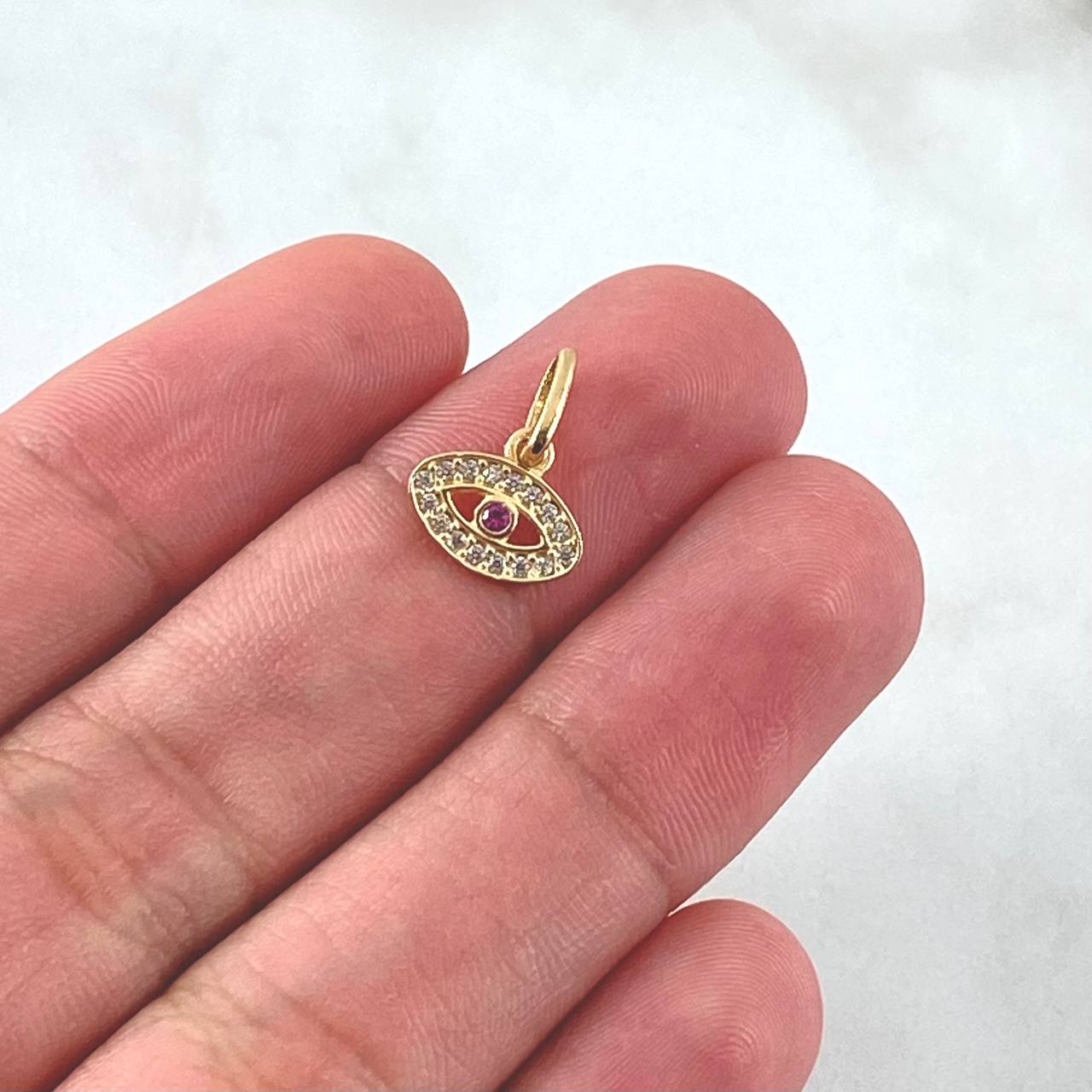 Dije Ojo Turco 0.6gr / 1.4cm / Circones Blancos Y Fucias Oro Amarillo 18K