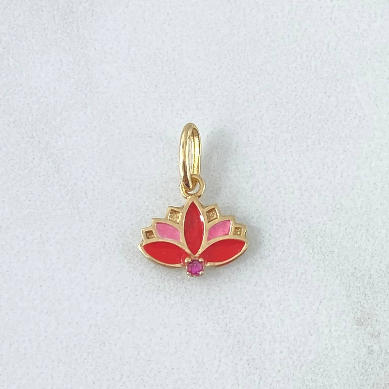 Dije Flor India 0.75gr / 1.7cm / Resina Rosada Roja Circon Fucsia Oro Amarillo 18K (Oferta) ©