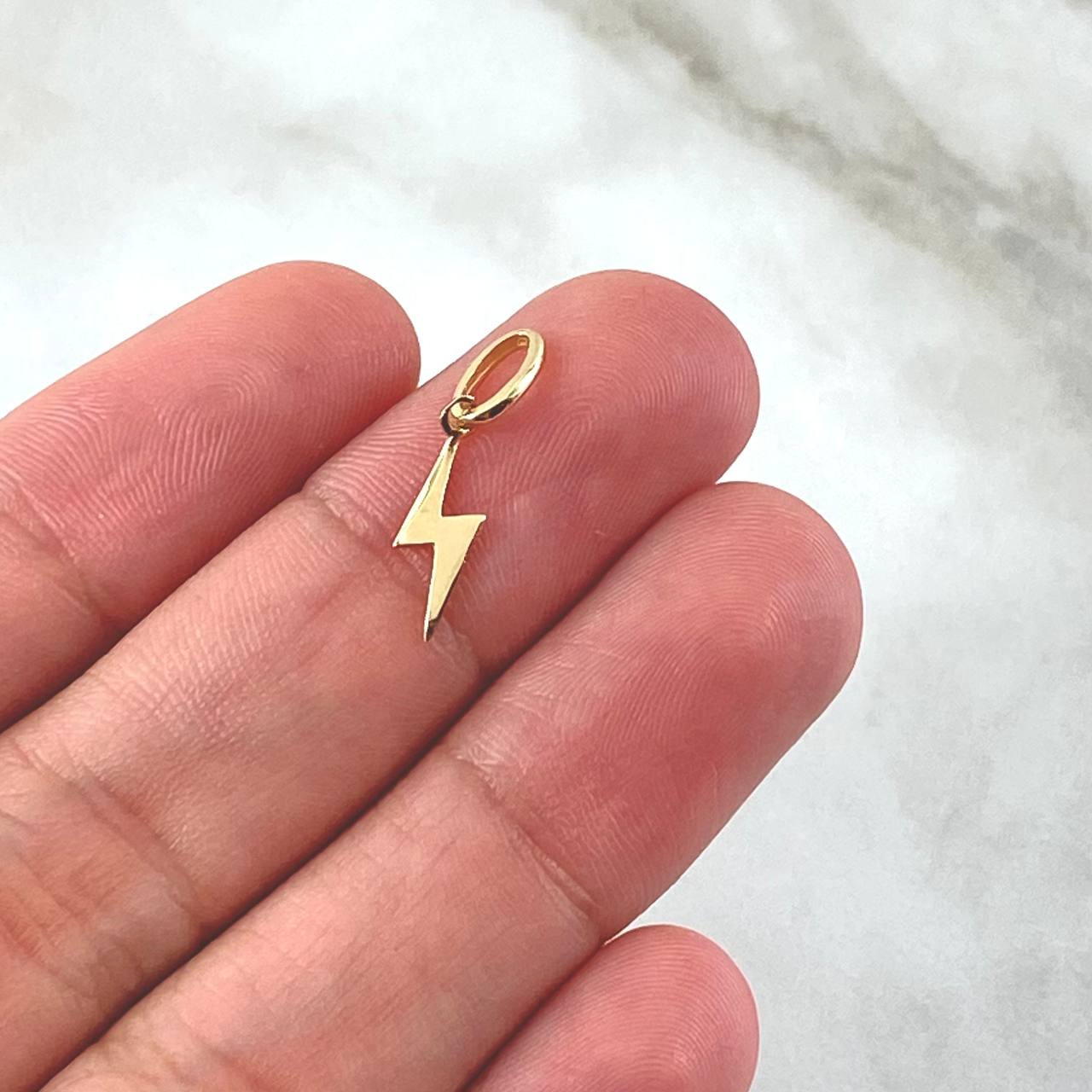 Dije Rayo 0.35gr / 2cm / Liso Oro Amarillo 18K