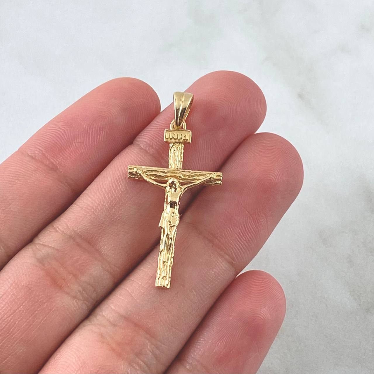 Dije Cruz Cristo Olivo 2.4gr / 3.5cm / Oro Amarillo 18K