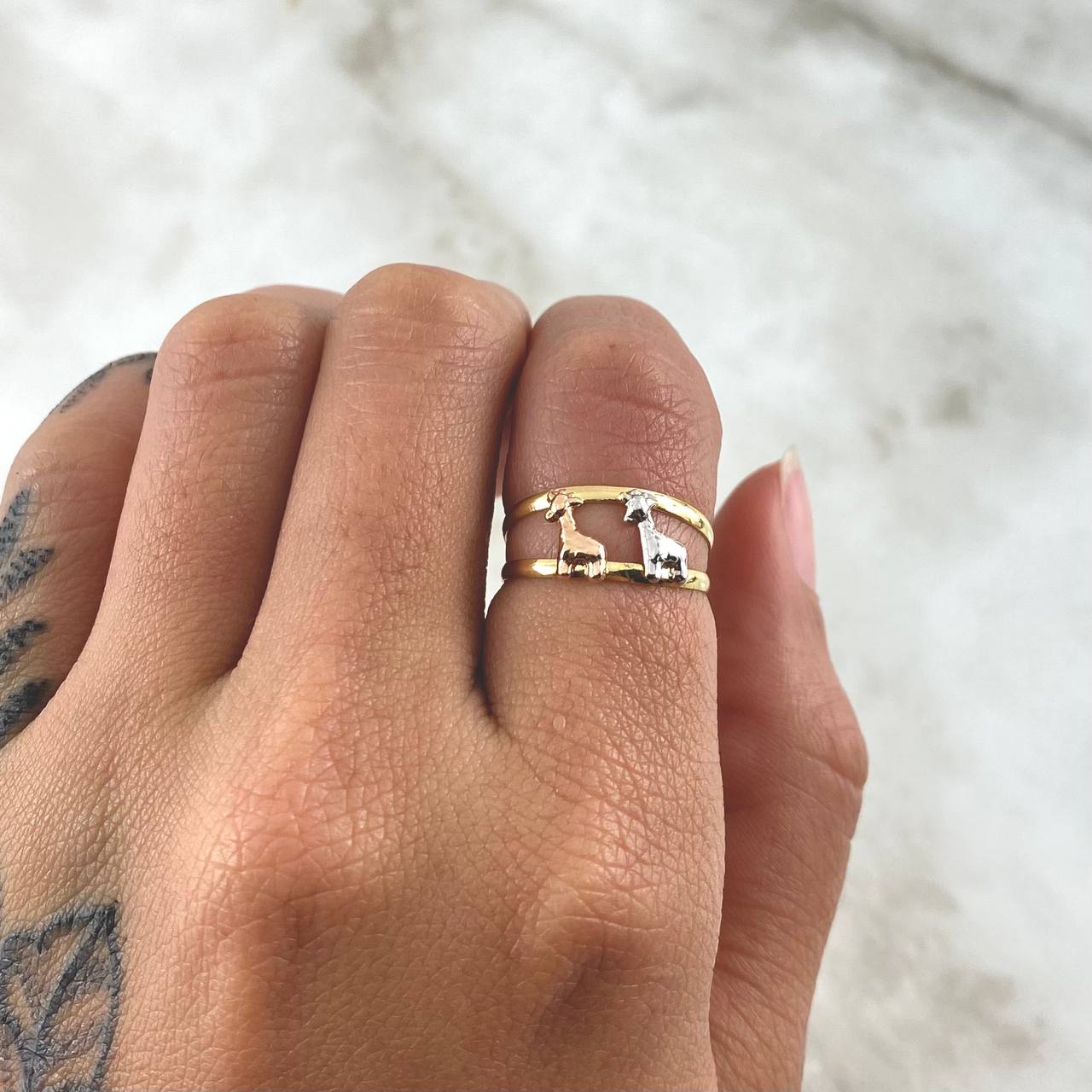 Anillo Jirafa Doble 1.15gr / T5 / Tres Oros 18K ©