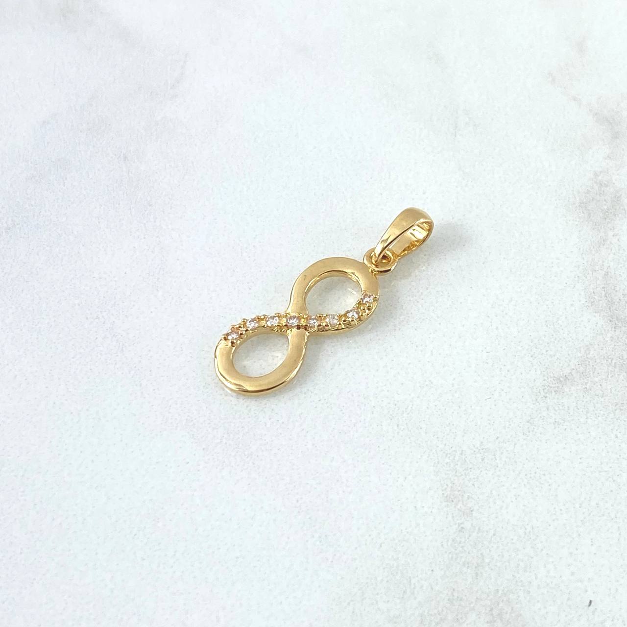 Dije Infinito Parcial 1.4gr / 2.7cm / Circones Blancos Oro Amarillo 18K ©