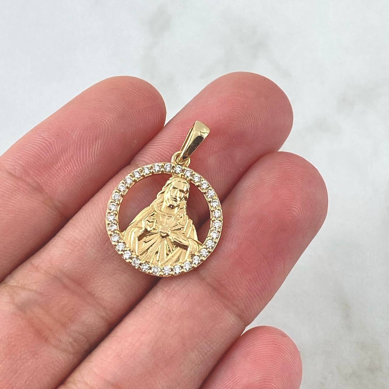 Dije Sagrado Corazón de Jesús 2gr / 2.3cm / Circones Blancos Oro Amarillo 18K