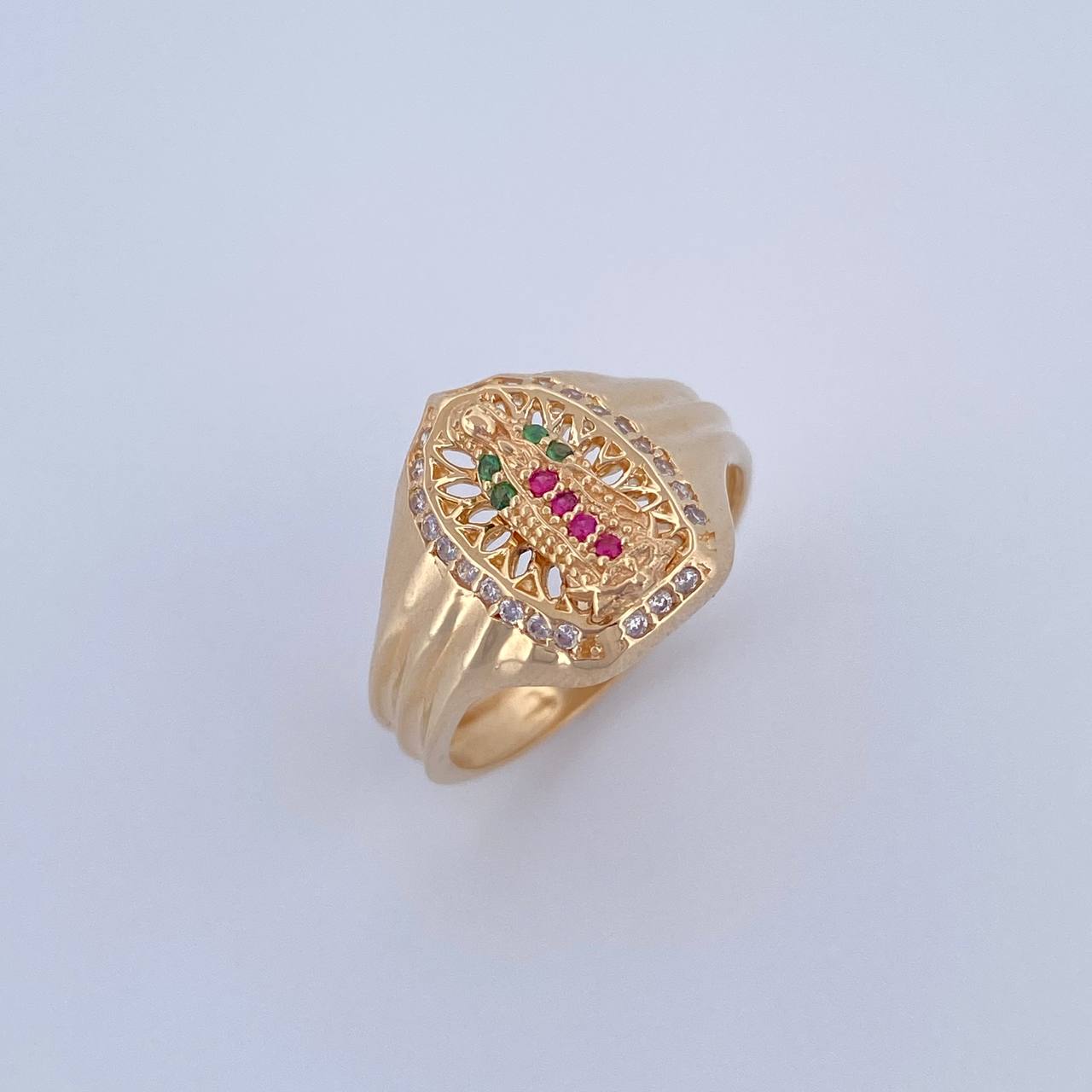 Anillo Virgen Guadalupe 4.45gr / T6 3/4 / Circones Fucsias Verdes Blancos Oro Amarillo 18K &