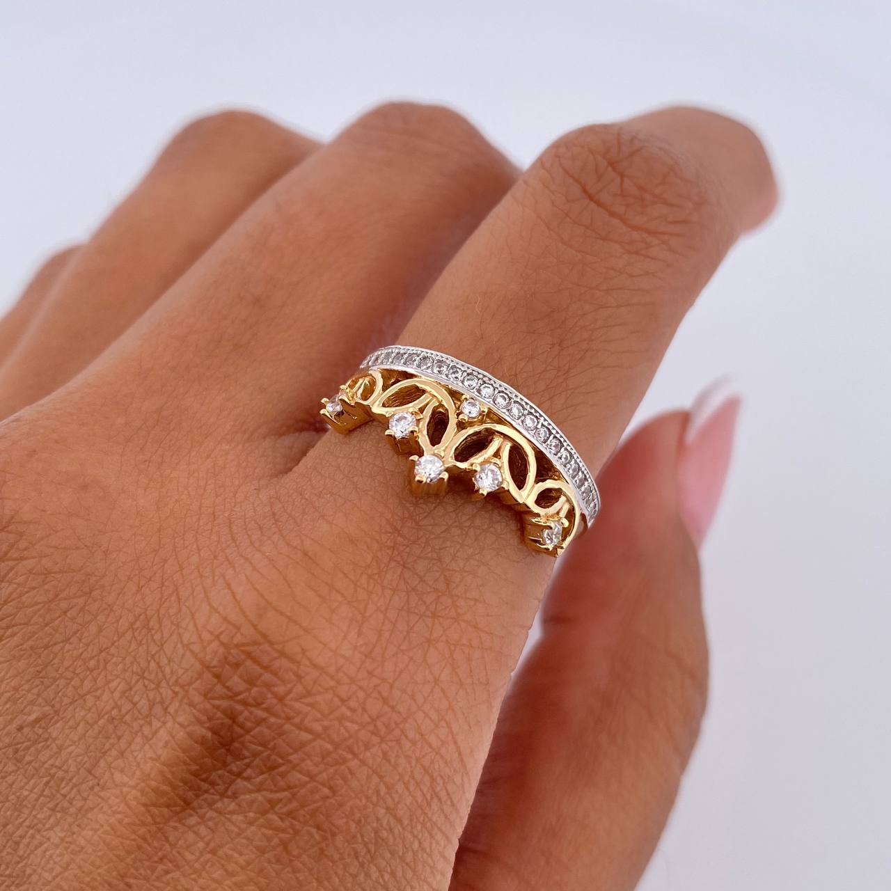 Anillo Corona 3.35gr / T6 1/4 / Circones Blancos Dos Oros Amarillo Blanco 18K &