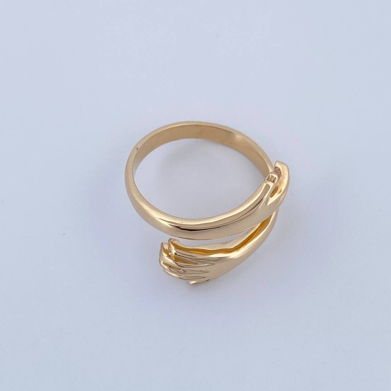 Anillo Abrazo 3.45gr / T6 1/4 / Liso Oro Amarillo 18K &