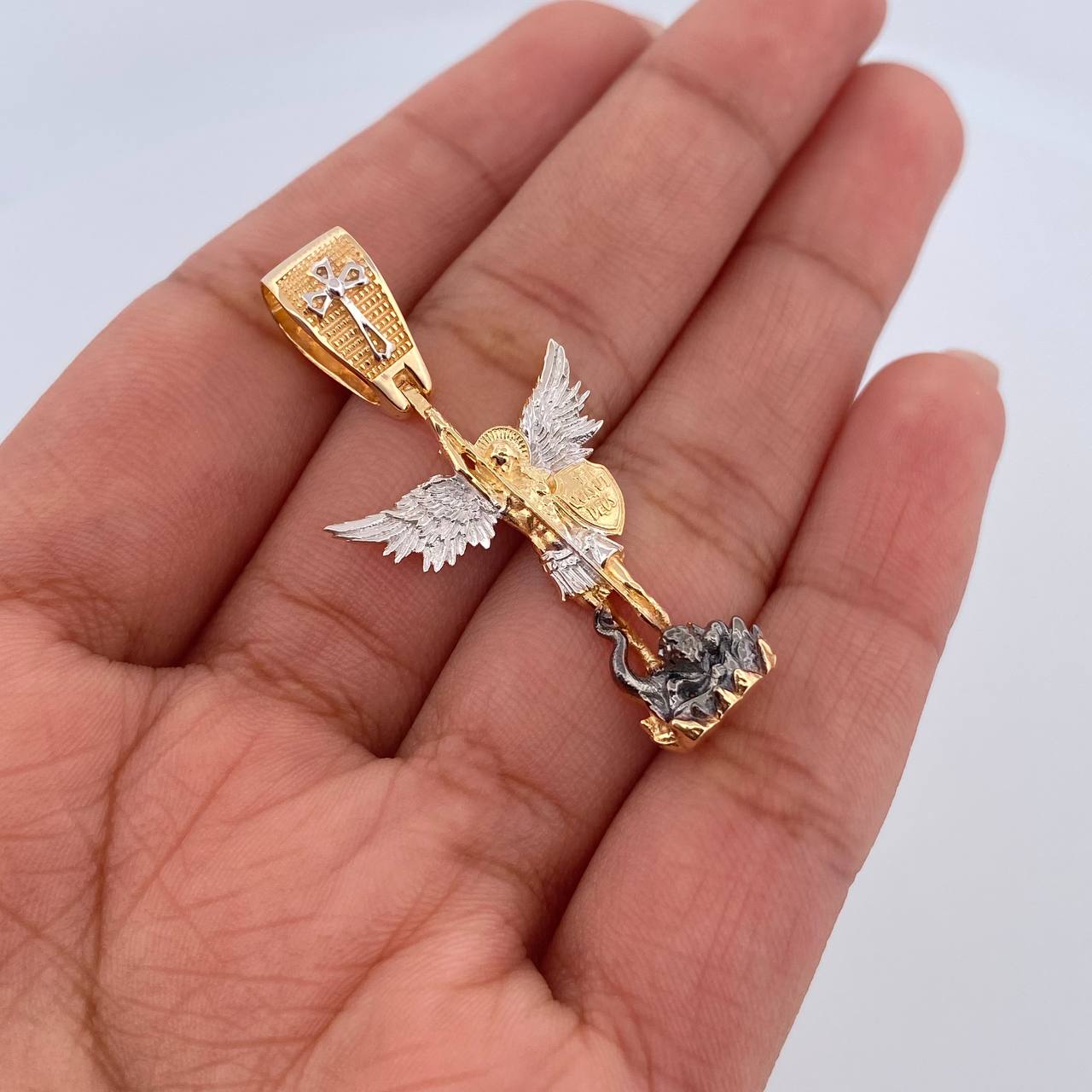 Dije San Miguel Arcangel 5gr / 3.8cm / Tres Oros 18K &