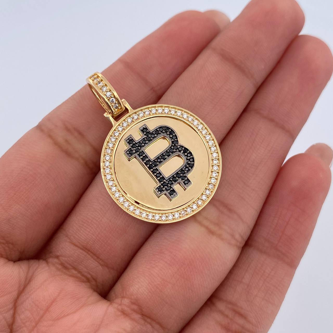 Dije Bitcoins 4,85gr, 18K Oro Nacional – Napoleone Joyas CO