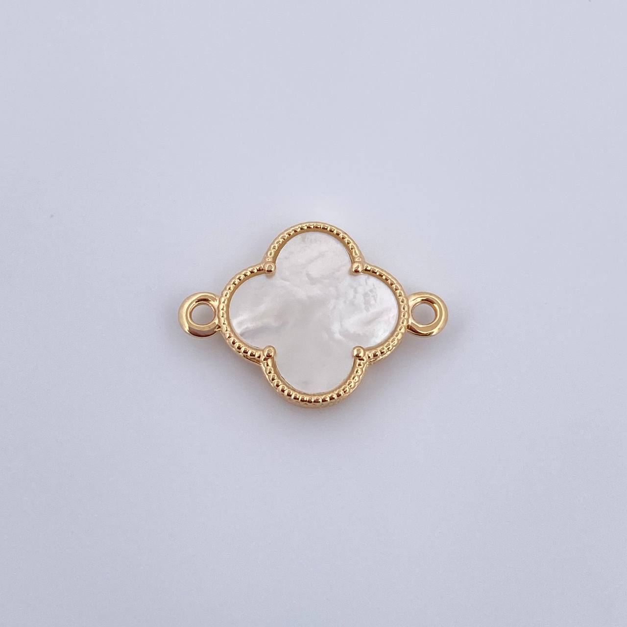 Herraje Trebol 1.7gr / 2cm / Nacar Blanco Oro Amarillo Nac.Esp. 18K &
