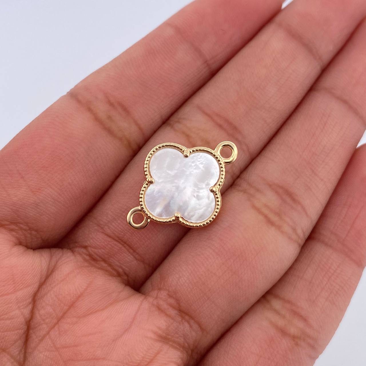 Herraje Trebol 1.75gr / 2cm / Nacar Blanco Oro Amarillo 18K