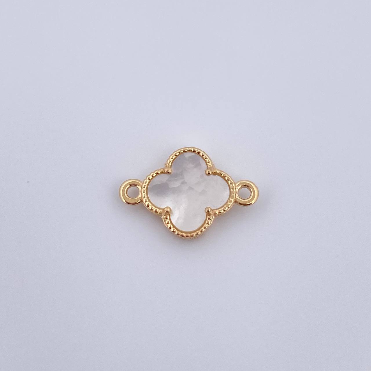 Herraje Trebol 1.15gr / 1.7cm / Nacar Blanco Oro Amarillo Nac.Esp. 18K &