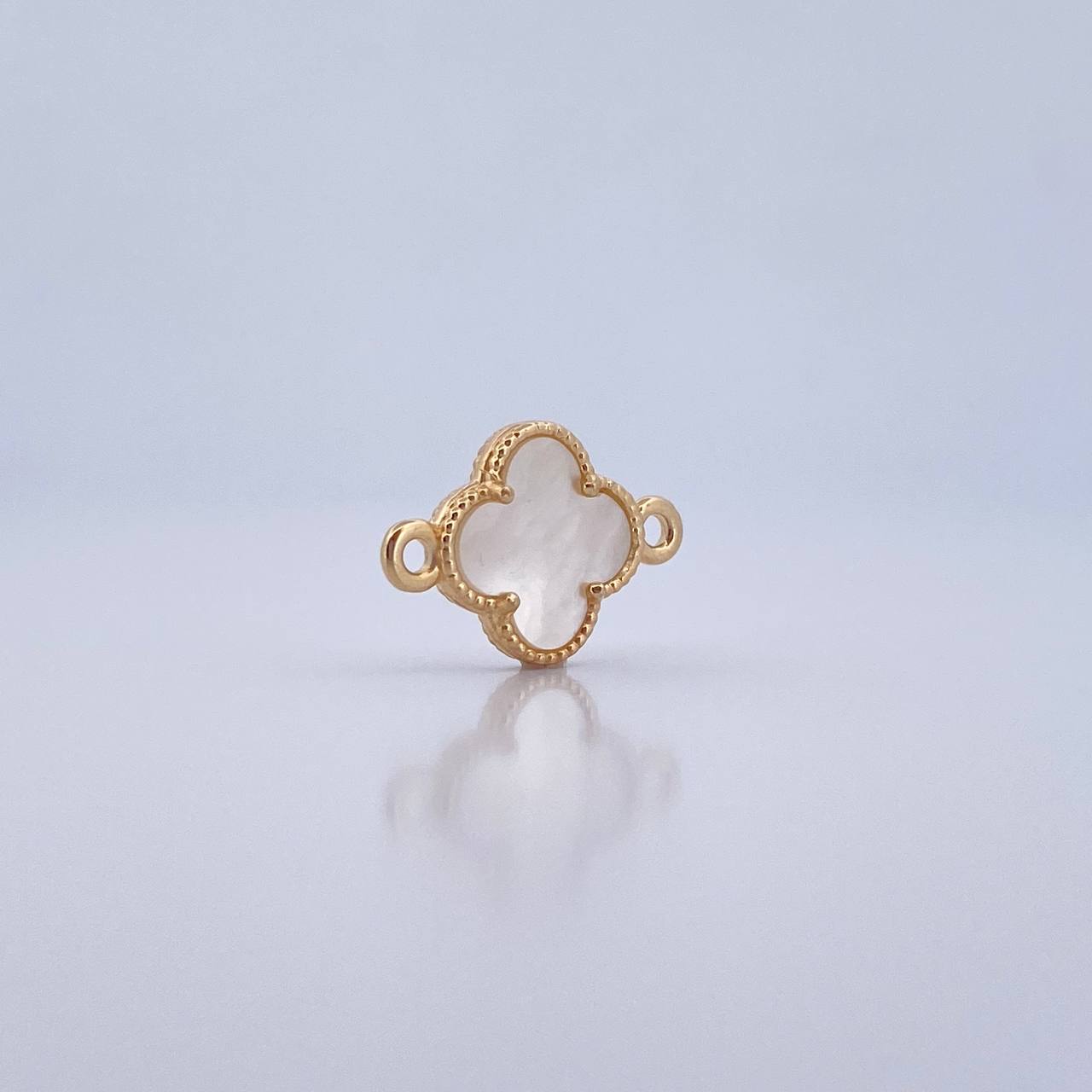 Herraje Trebol 1.15gr / 1.7cm / Nacar Blanco Oro Amarillo Nac.Esp. 18K &