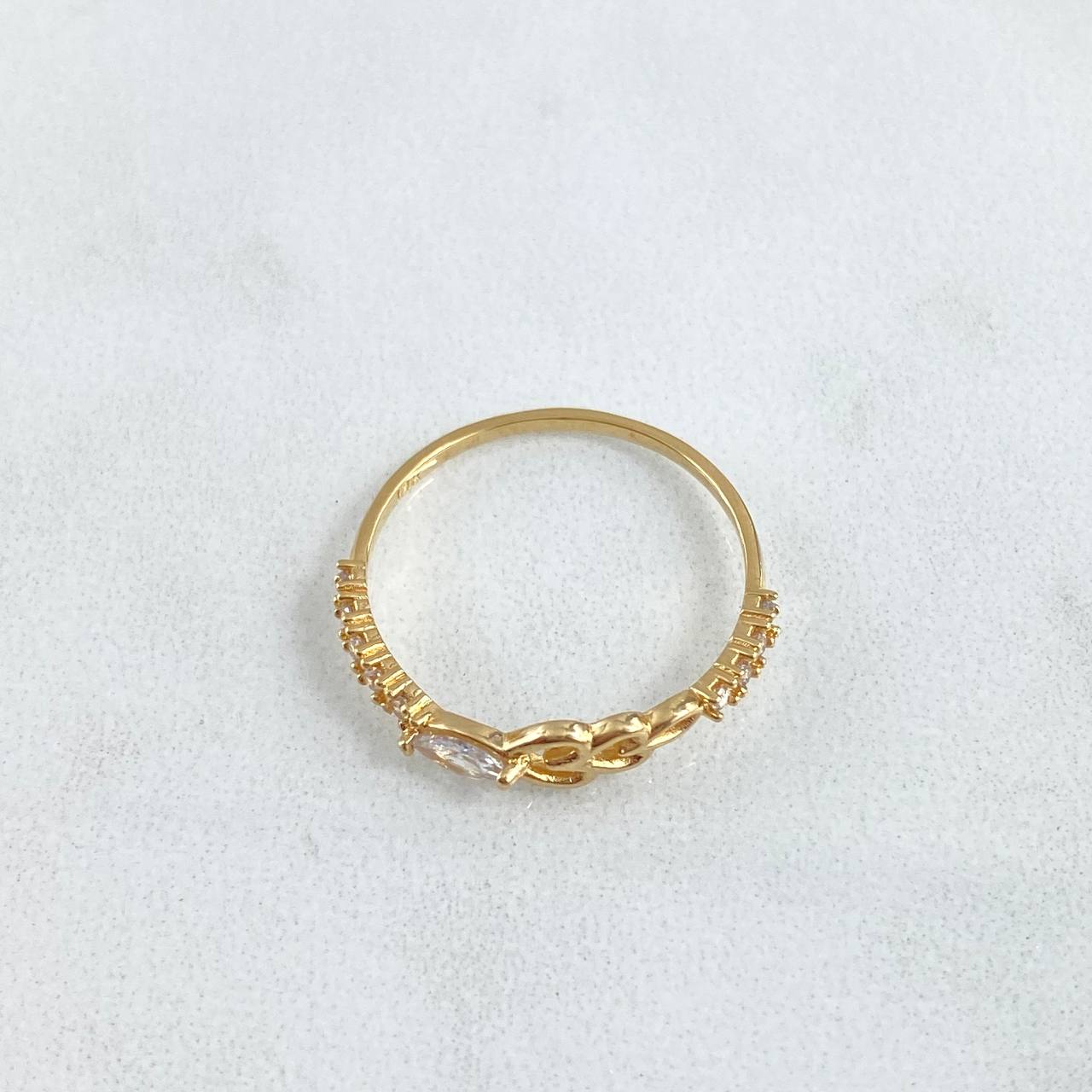 Anillo Corazon Vectoreal 1.45gr / T7 1/4 / Circones Blancos Oro Amarillo 18K *