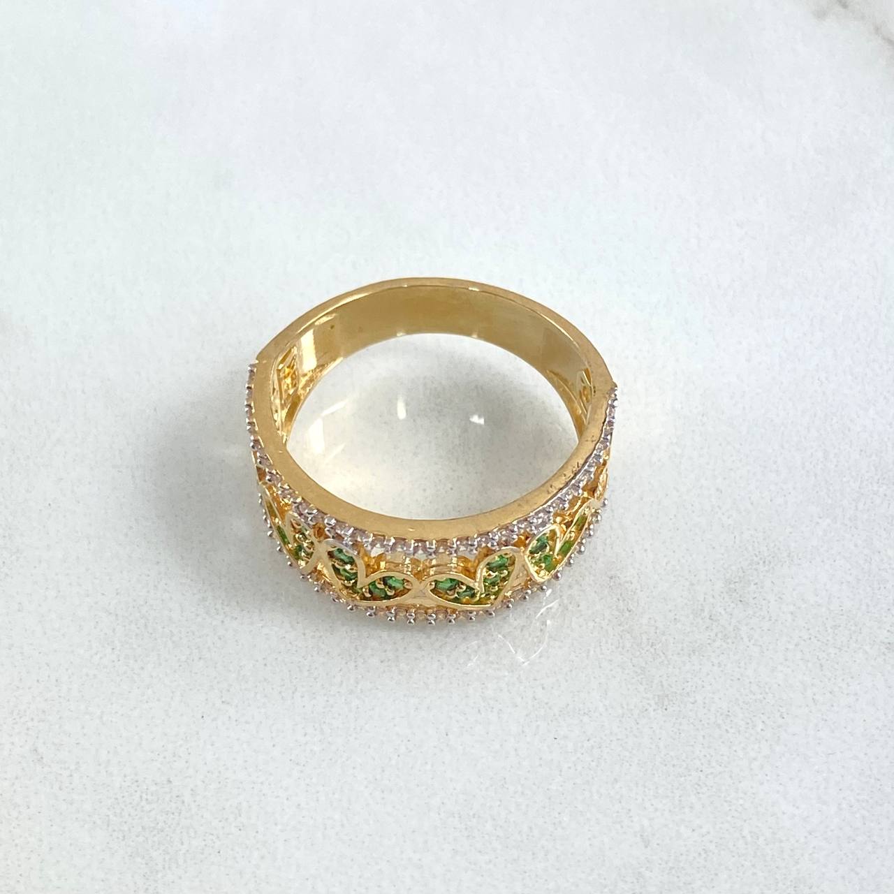 Anillo Carril De Corazones 5.55gr / T8 / Circones Blancos Verdes Oro Amarillo 18K *