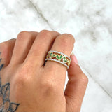 Anillo Carril De Corazones 5.55gr / T8 / Circones Blancos Verdes Oro Amarillo 18K *