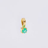 Dije Cuatro Garras Esmeralda 6 Pts 0.15 g / 0.7 cm Oro Amarillo 18K