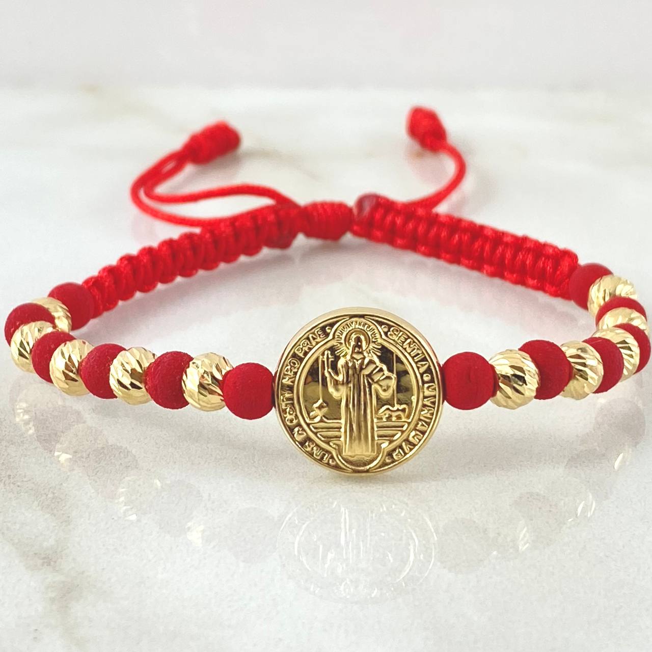 Pulsera Roja Herraje San Benito 2.4gr / Oro Amarillo 18K ©