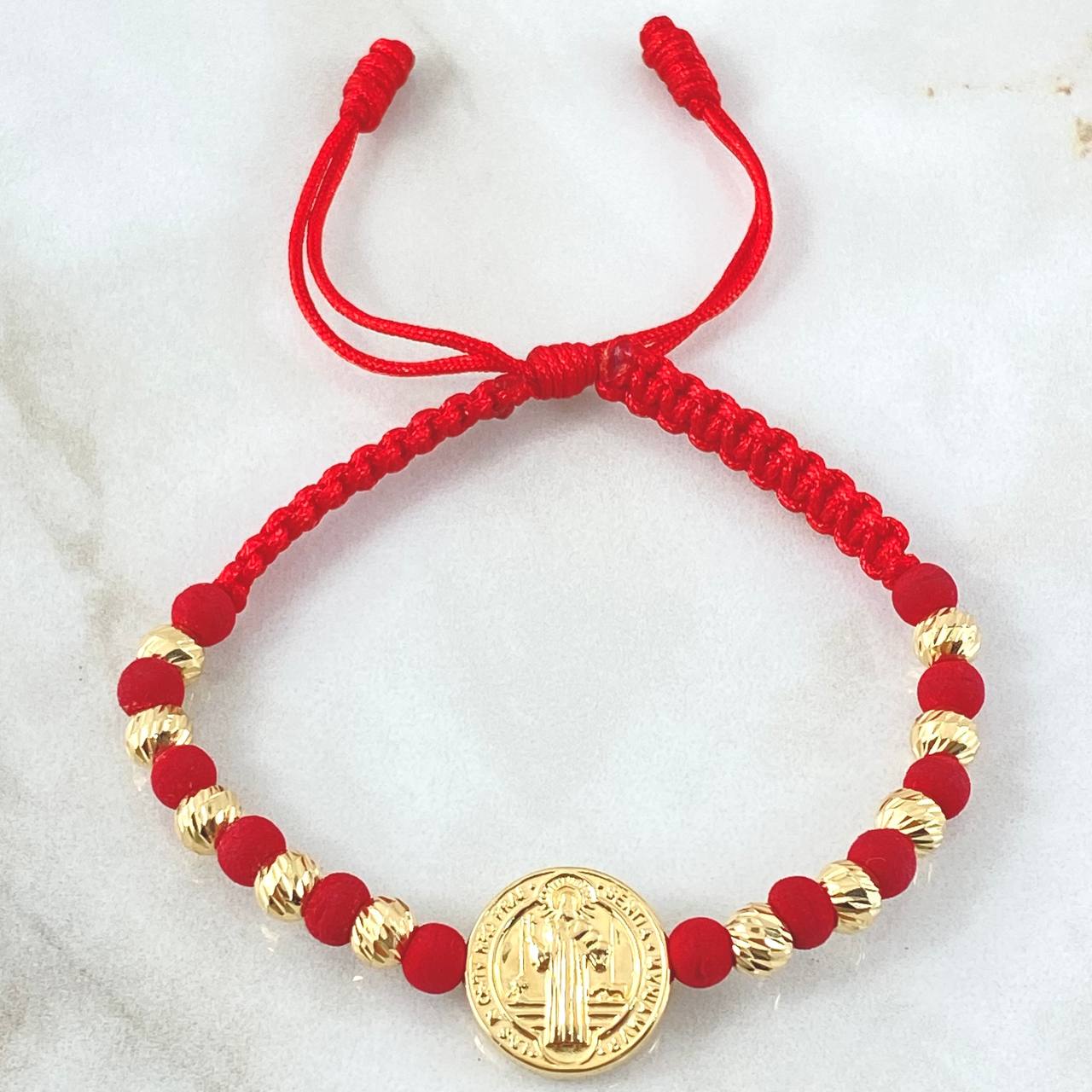 Pulsera Roja Herraje San Benito 2.4gr / Oro Amarillo 18K ©