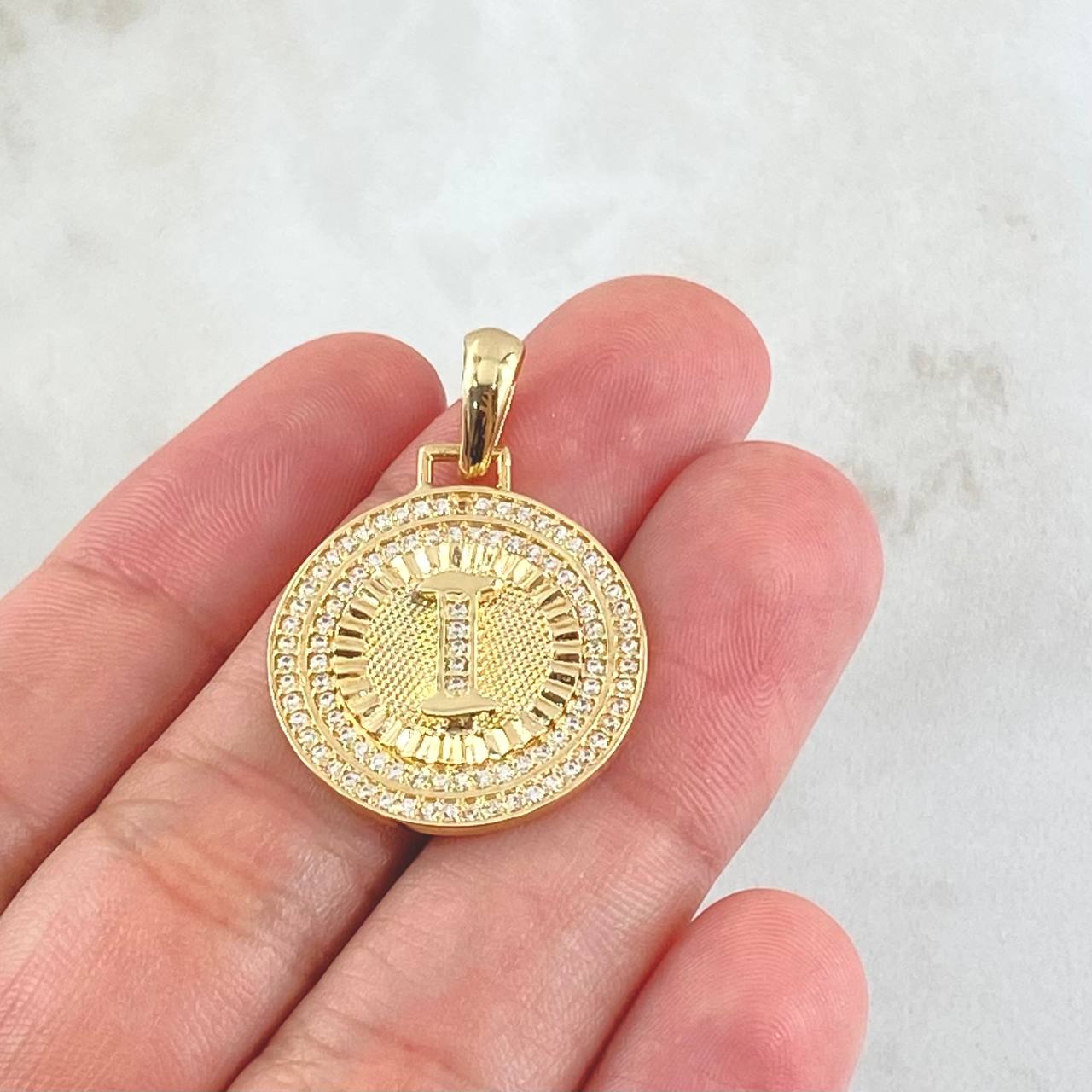 Dije Medalla Letra I 4.65gr / 3cm / Oro Amarillo 18K *