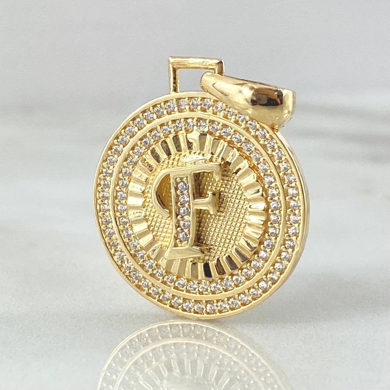 Dije Medalla Letra F 4.5gr / 3cm / Oro Amarillo 18K