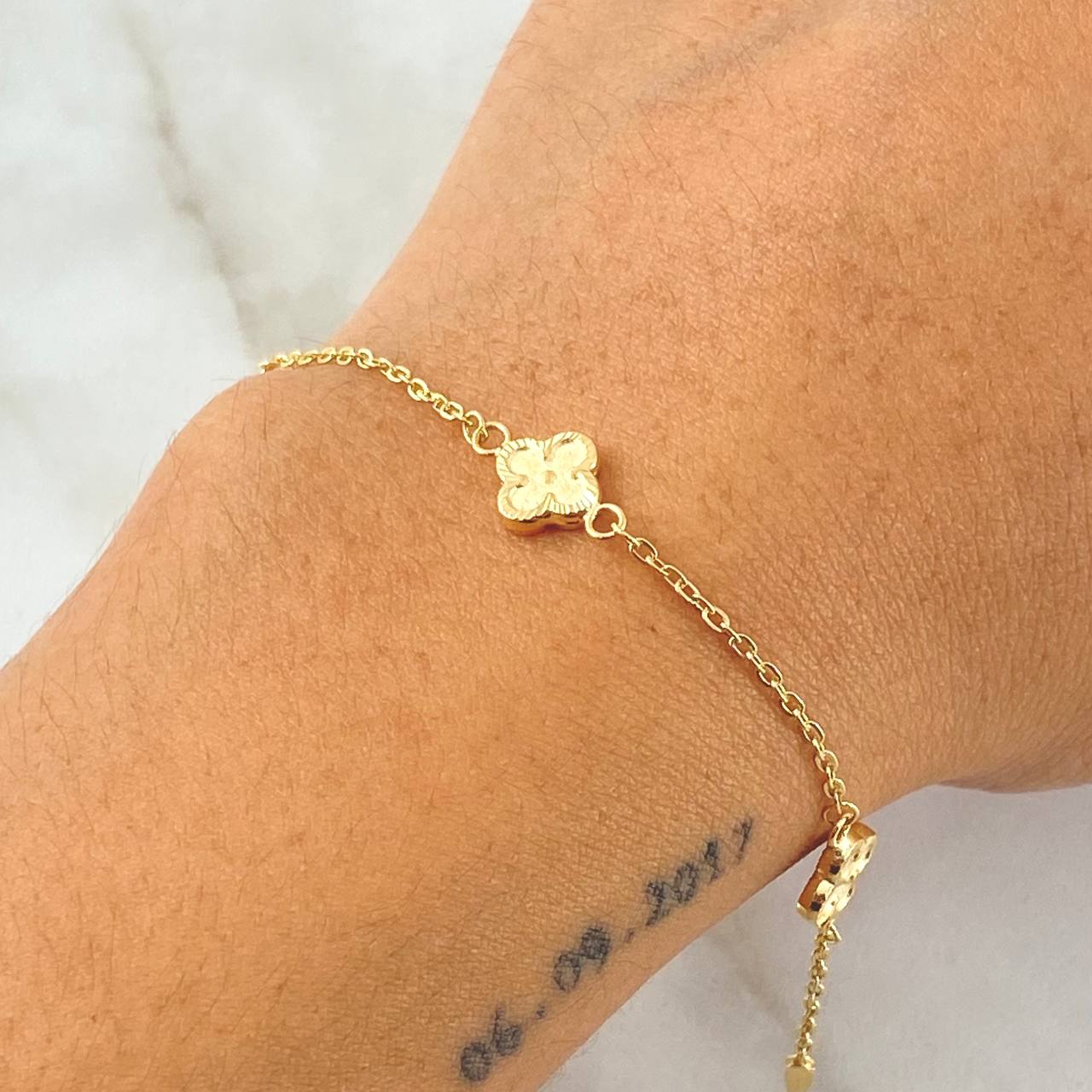 Pulso Aro Seguido Trébol 2.4gr / 18.5cm / Oro Amarillo 18K