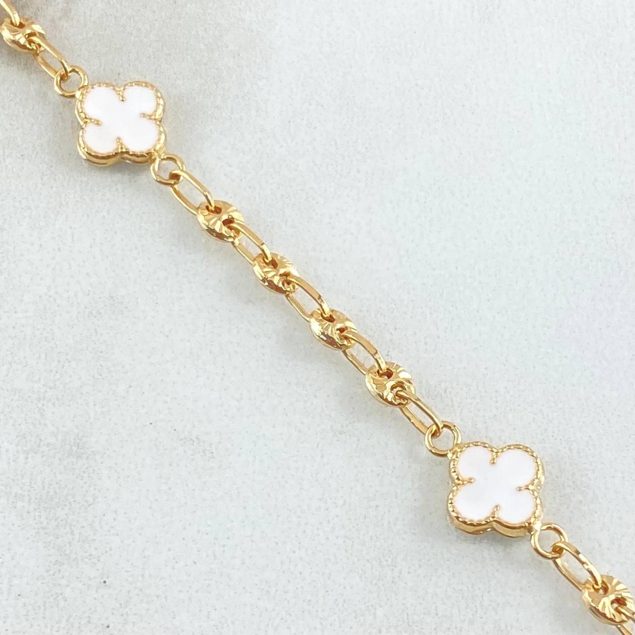 Pulso GC Trebol Blanco 3.95gr / 18.5cm / Oro Amarillo 18K ©