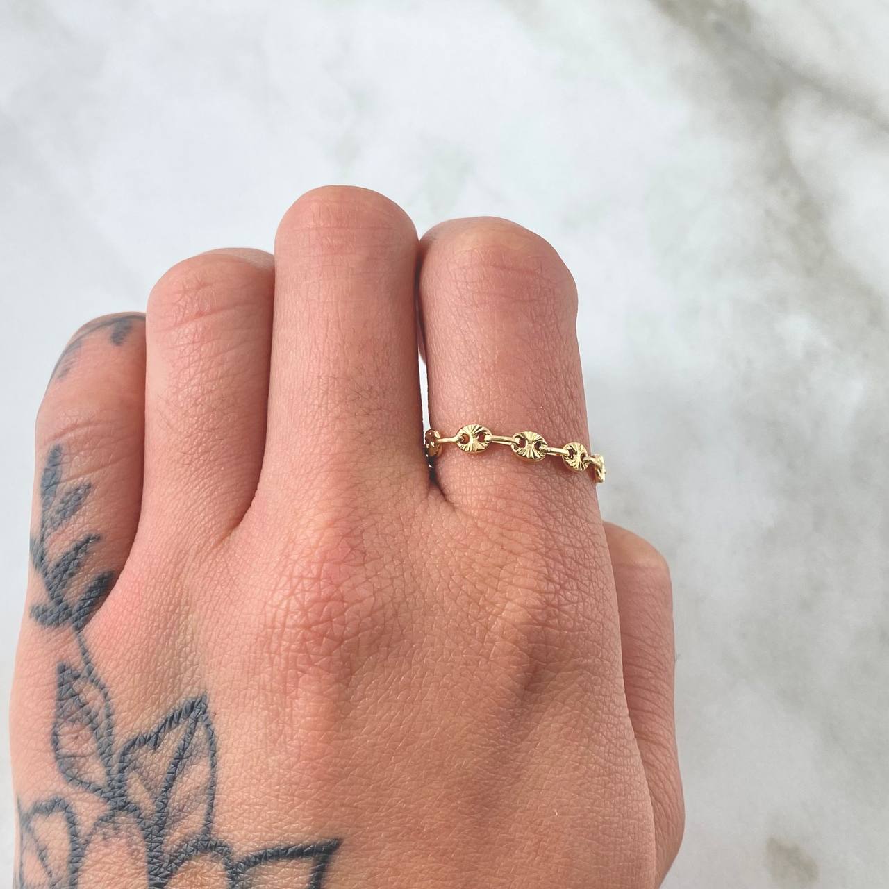 Anillo Gc Diamantado 0.85gr / T10 - 9 1/2 / 4mm Oro Amarillo 18K ©