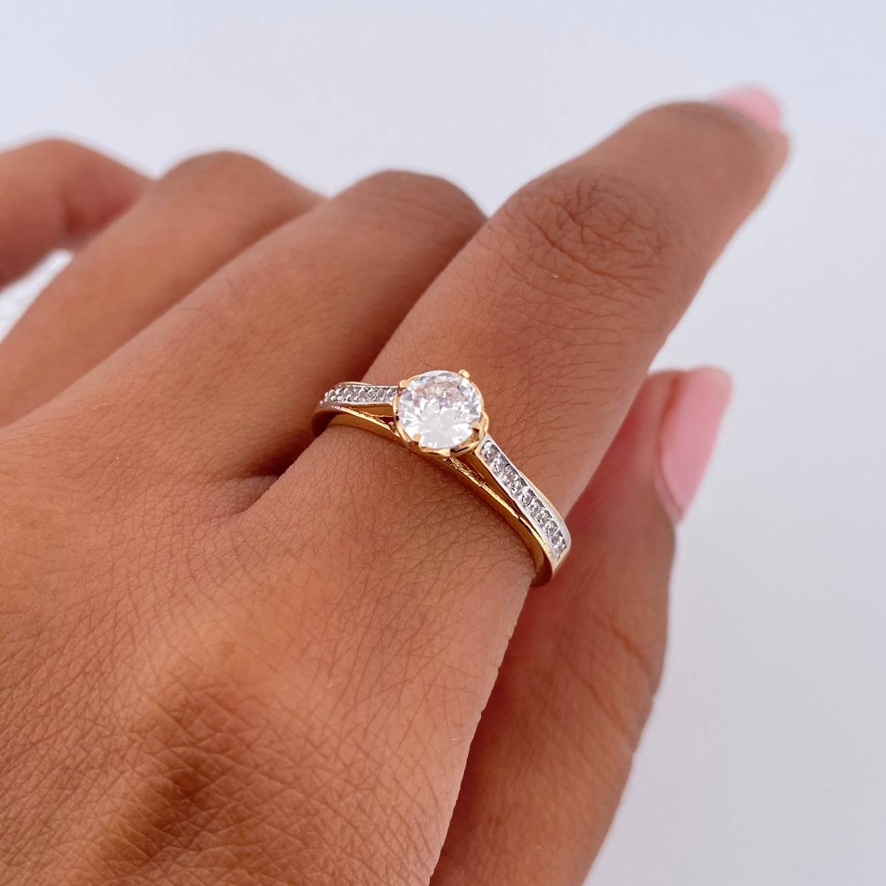 Anillo Solitario Puente 2.5gr / T6 1/2 / Dos Oros Amarillo Blanco 18K &