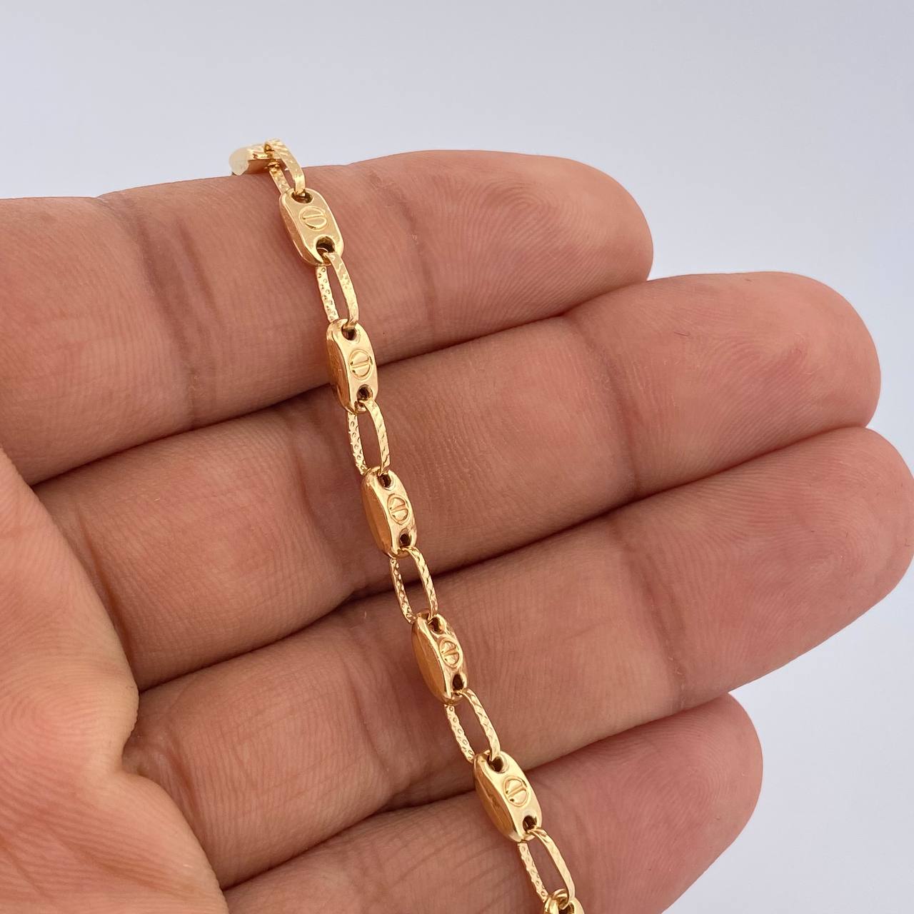 Pulso Rustico Tornillo 4.65gr / 21.3cm / Oro Amarillo 18K &