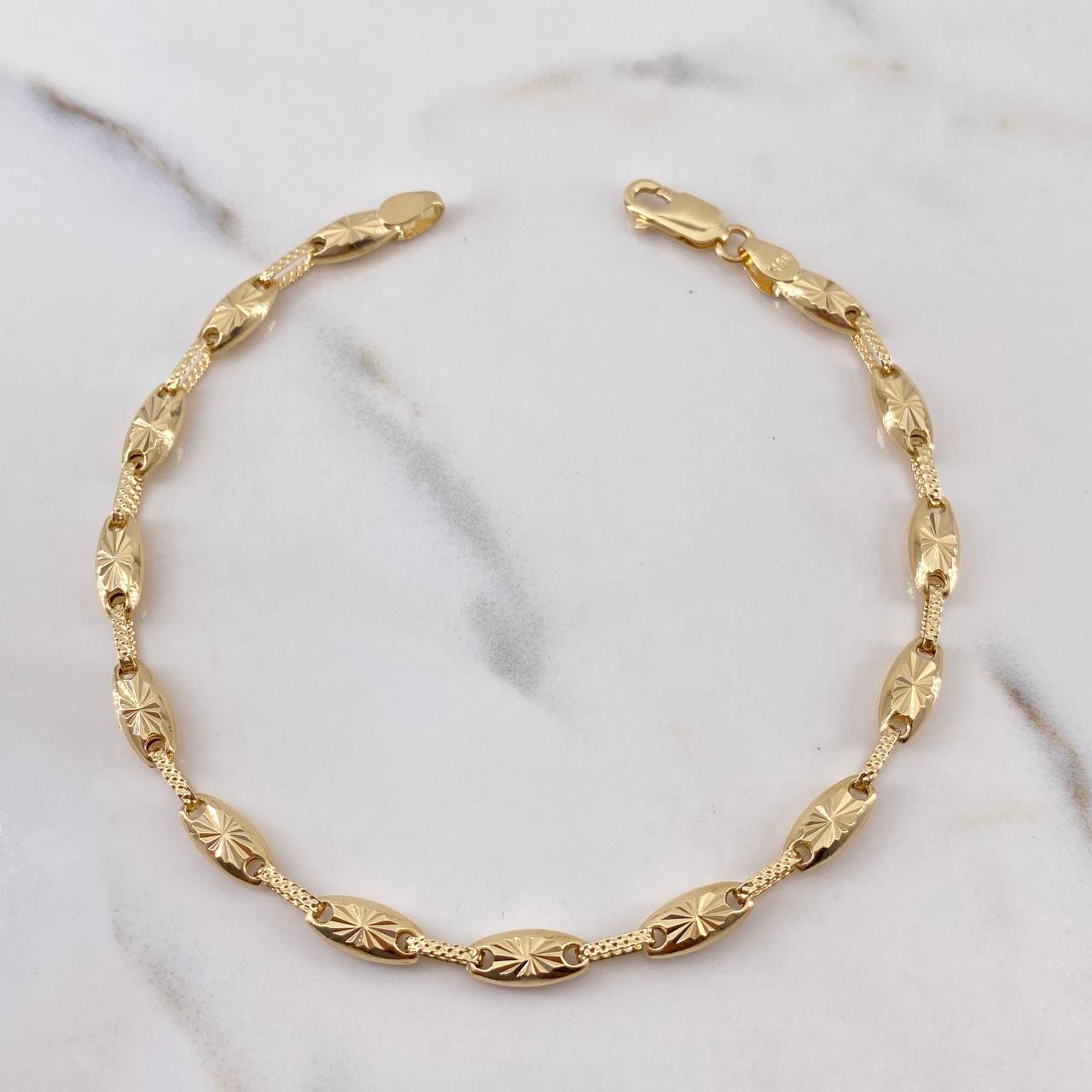 Pulso Rustico Eslabon 7.6gr / 22cm / 4.3mm Diamantado Oro Amarillo 18K &