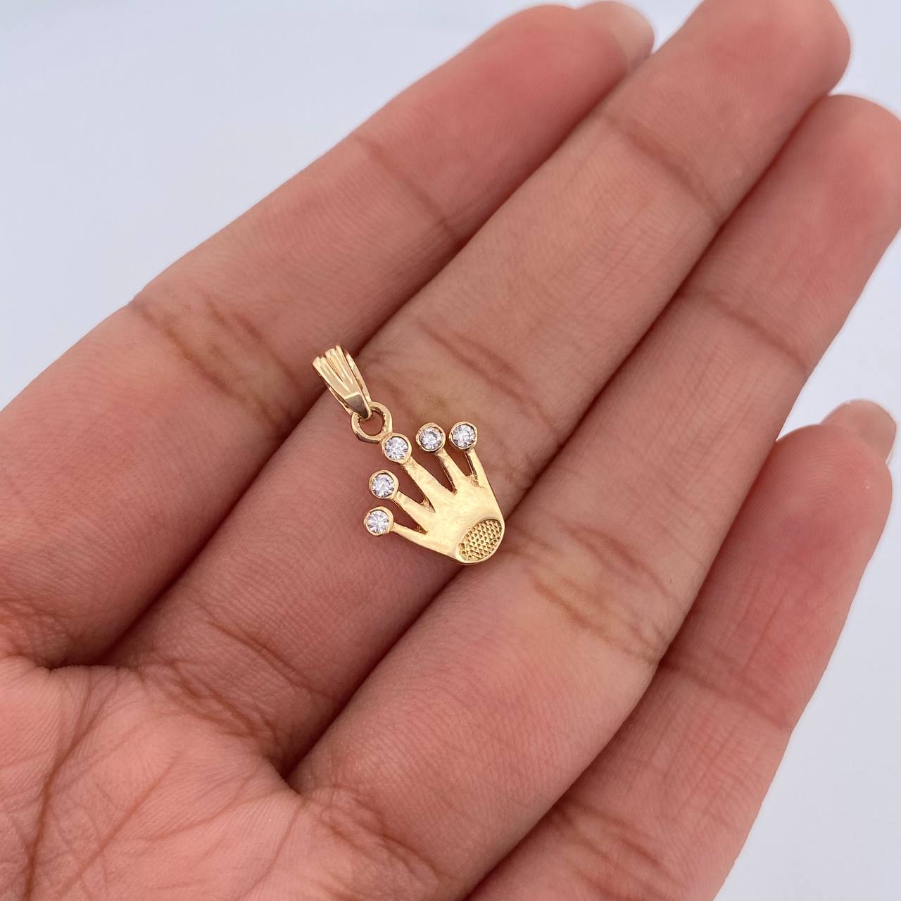 Dije Corona RX 0.9gr / 1.8cm / Circones Blancos Oro Amarillo 18K &