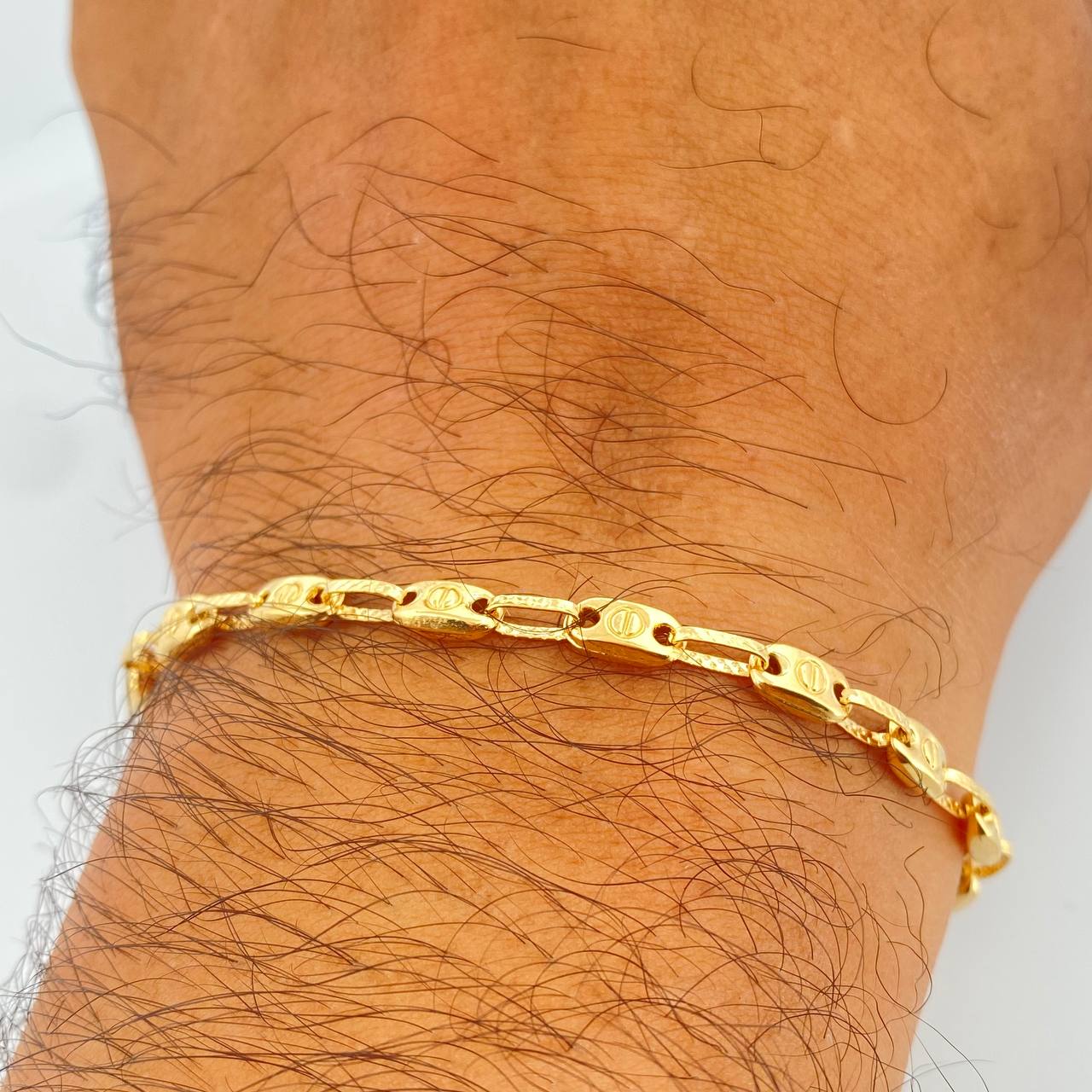 Pulso Rustico Tornillo 4.65gr / 21.3cm / Oro Amarillo 18K &