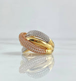 Anillo Rustico Curveado 6.85gr / T7 1/2 / Circones Blancos Tres Oros 18K