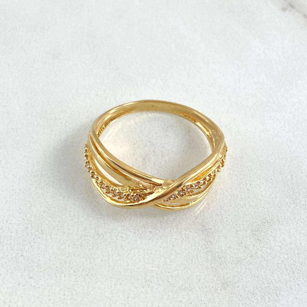 Anillo Rustico Filigrana Cruzado 3.1gr / T7 1/2 / Circones Blancos Oro Amarillo 18K