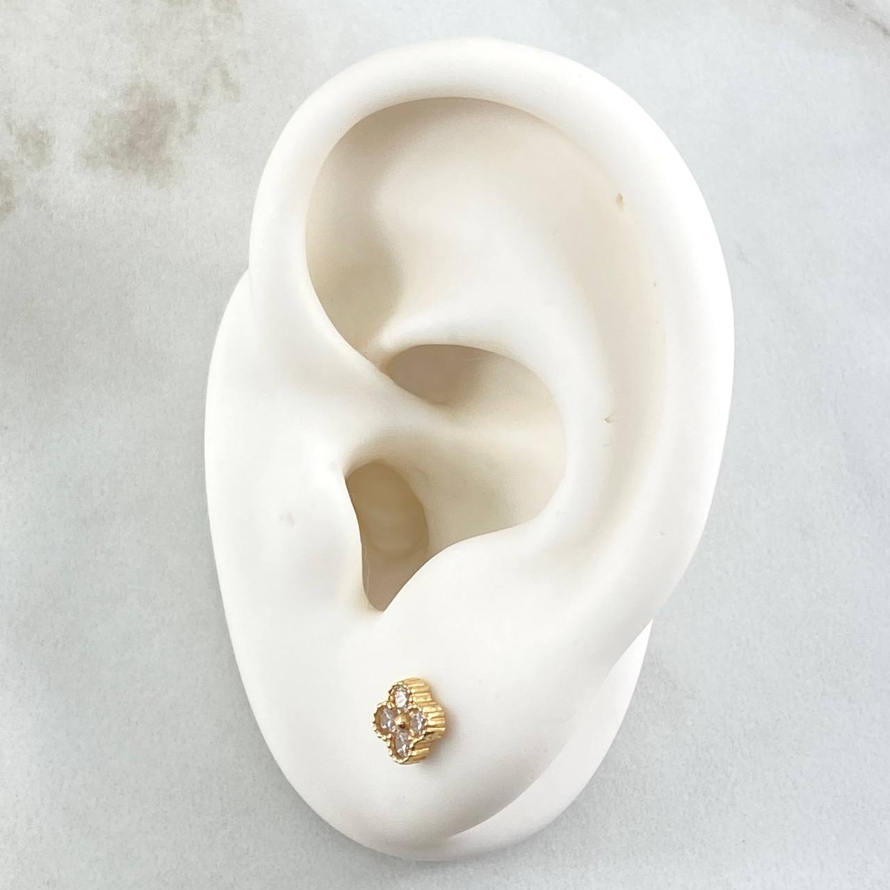 Topos Trebol 1.2gr / 5mm Circones Blancos Oro Amarillo 18K ©