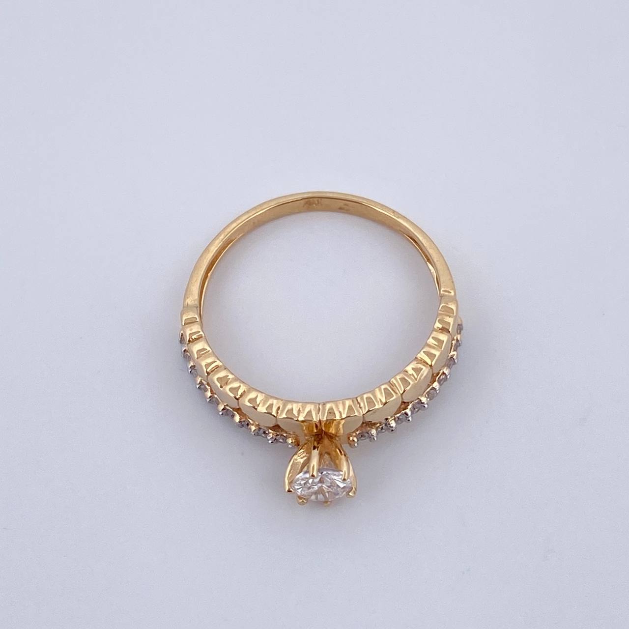 Anillo Solitario Churumbela Corazones 2.35gr / T6 1/4 / Dos Oros Amarillo Blanco 18K &