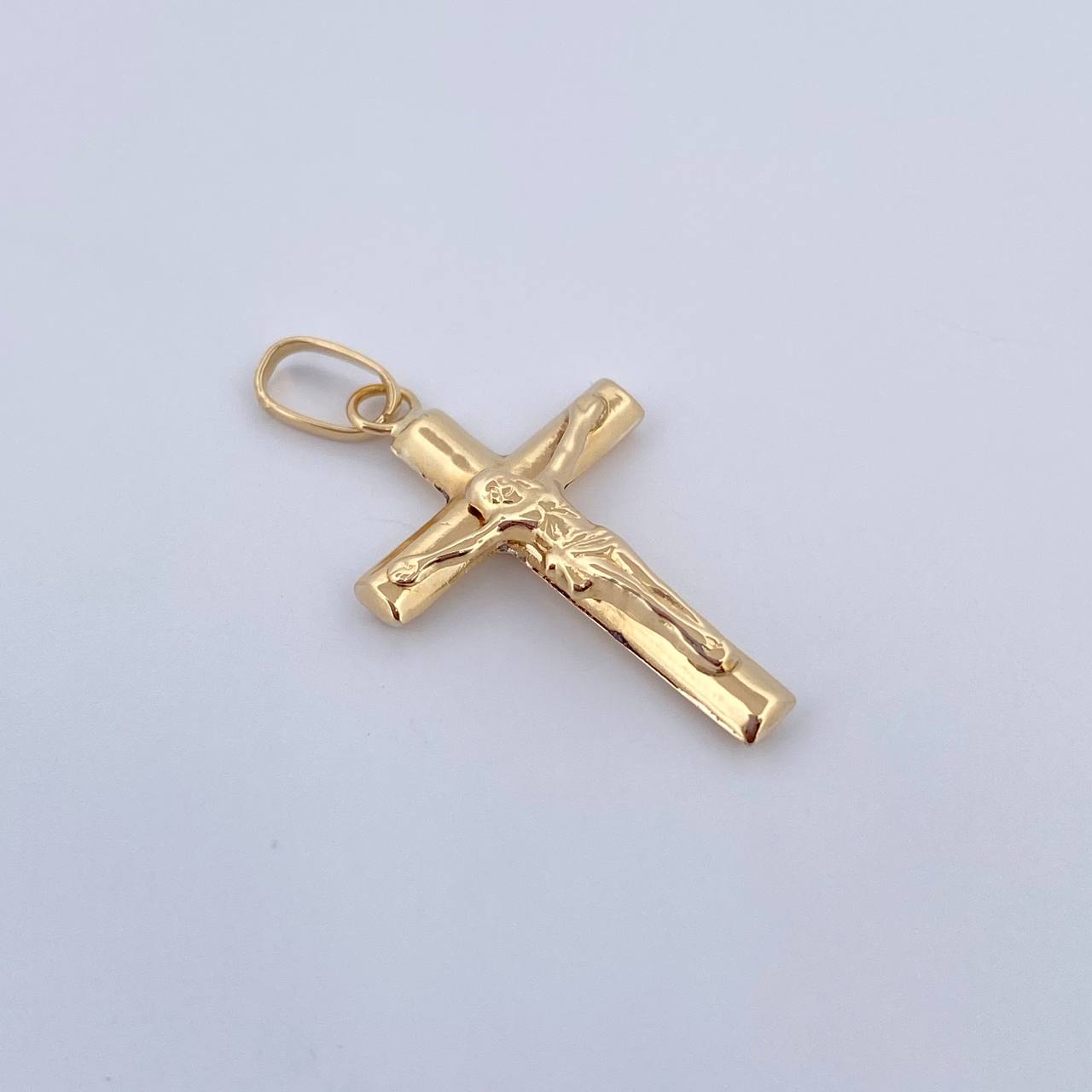 Dije Cruz Cristo 0.8gr / 2.8cm / Oro Amarillo 18K &