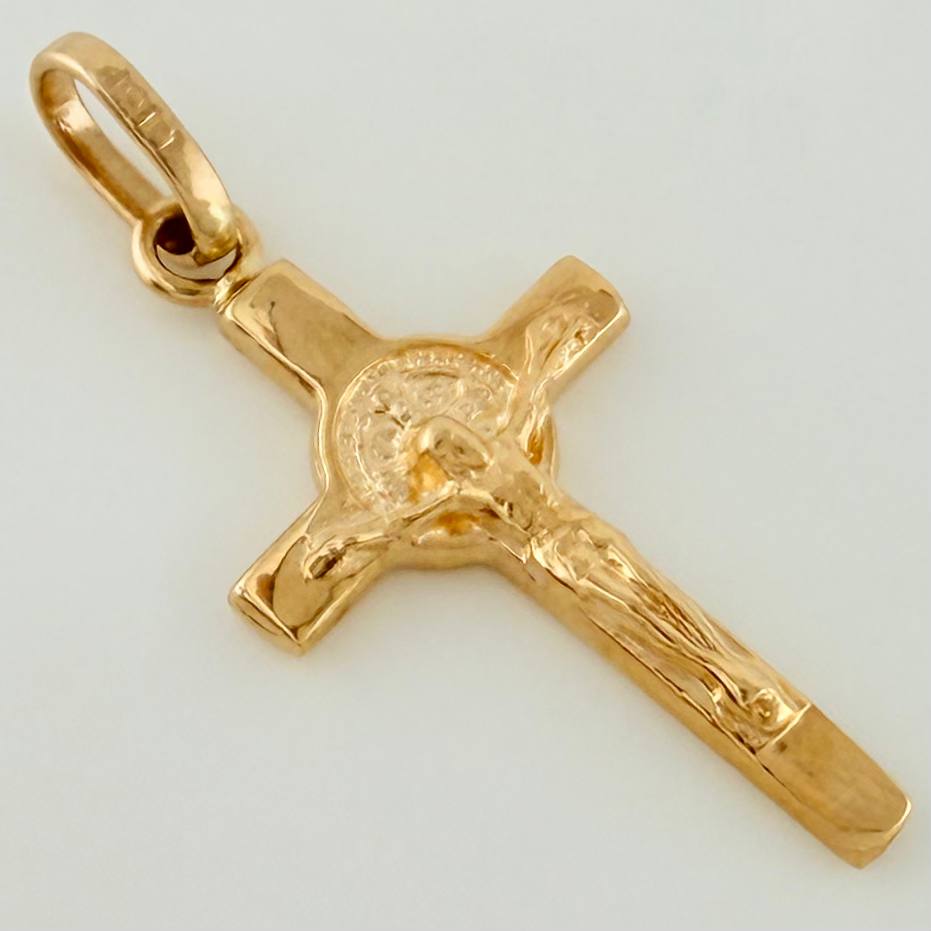 Dije Cruz Cristo San Benito 1.5gr / 2.6cm / Oro Amarillo 18K %