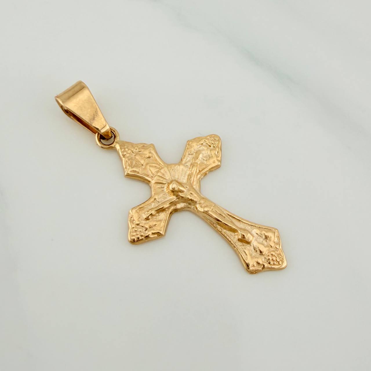Dije Cruz Cristo 2.4gr / 3.6cm / Oro Amarillo 18K %