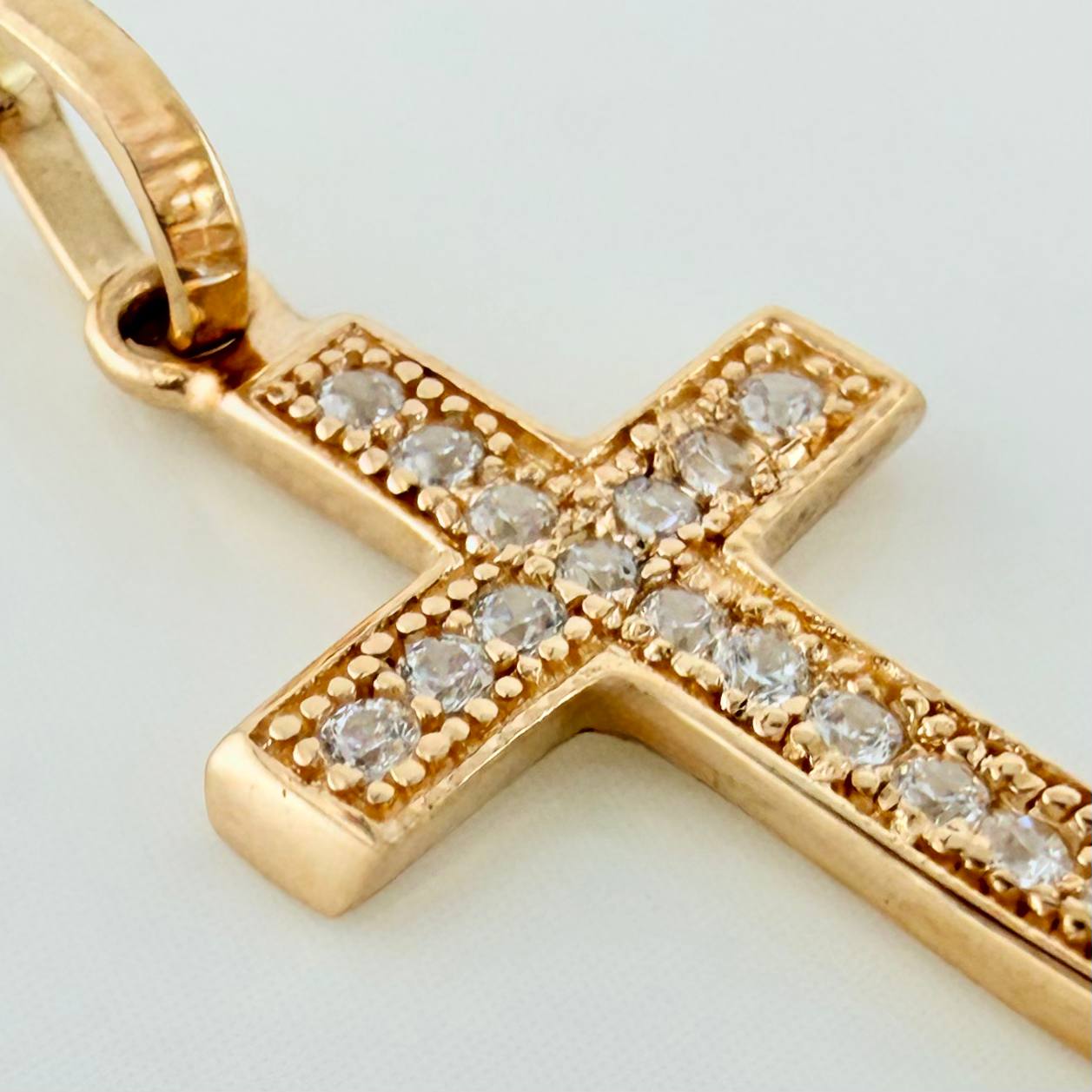 Dije Cruz 0.95gr / 2.5cm / Oro Amarillo 18K %