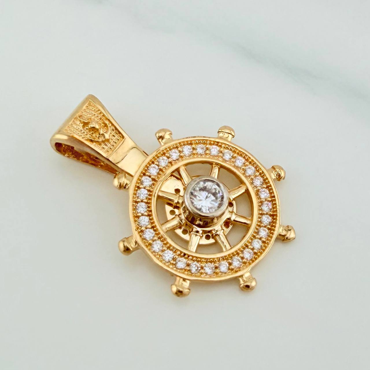 Dije Timon 3gr / 2.4cm / Dos Oros Amarillo Blanco 18K %