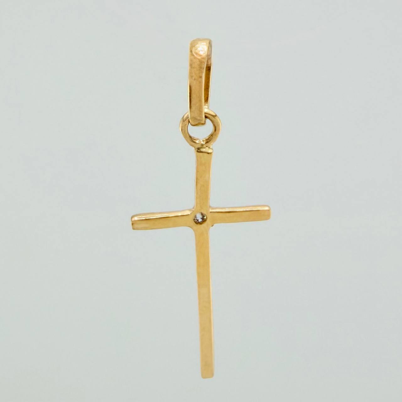 Dije Cruz 0.7gr / 3cm / Oro Amarillo 18K %