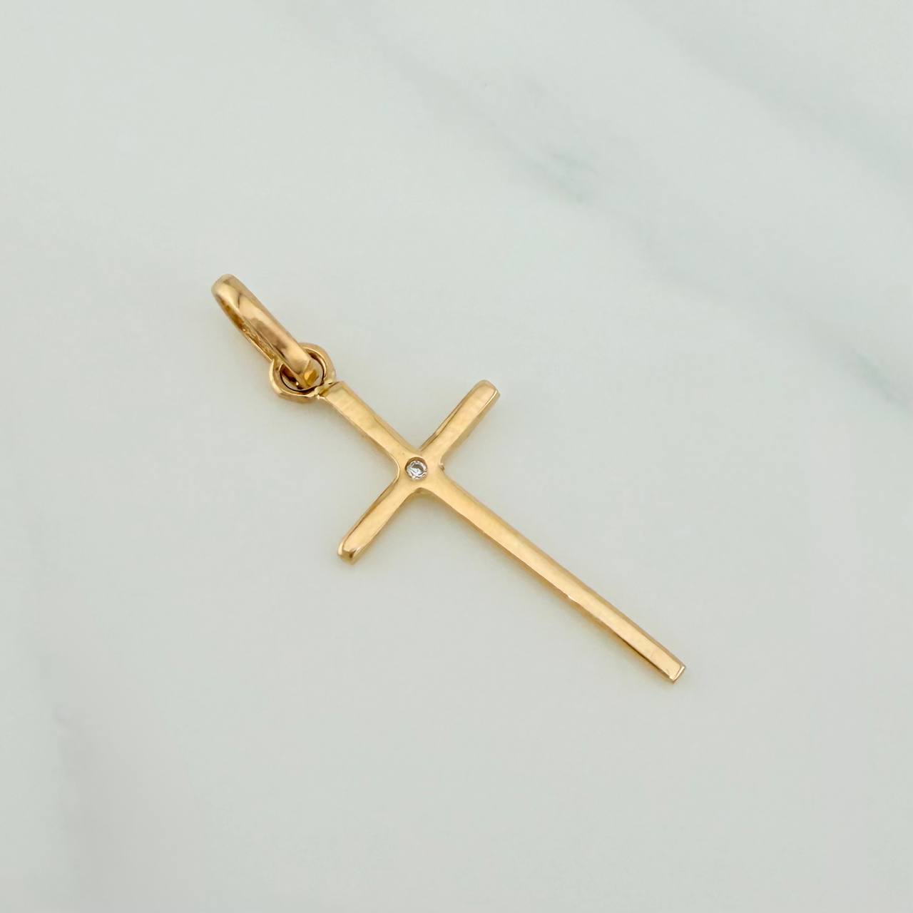 Dije Cruz 0.7gr / 3cm / Oro Amarillo 18K %