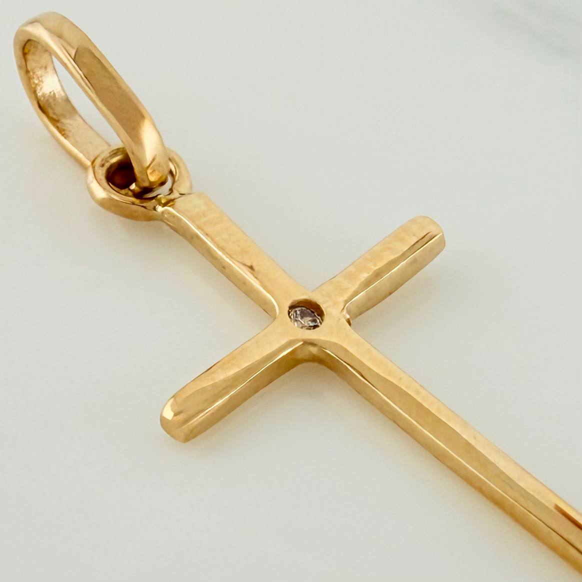 Dije Cruz 0.8gr / 3.7cm / Oro Amarillo 18K