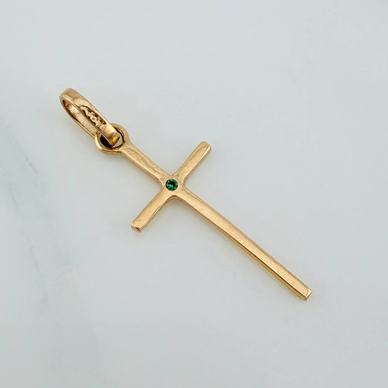 Dije Cruz 0.65gr / 3cm / Oro Amarillo 18K %