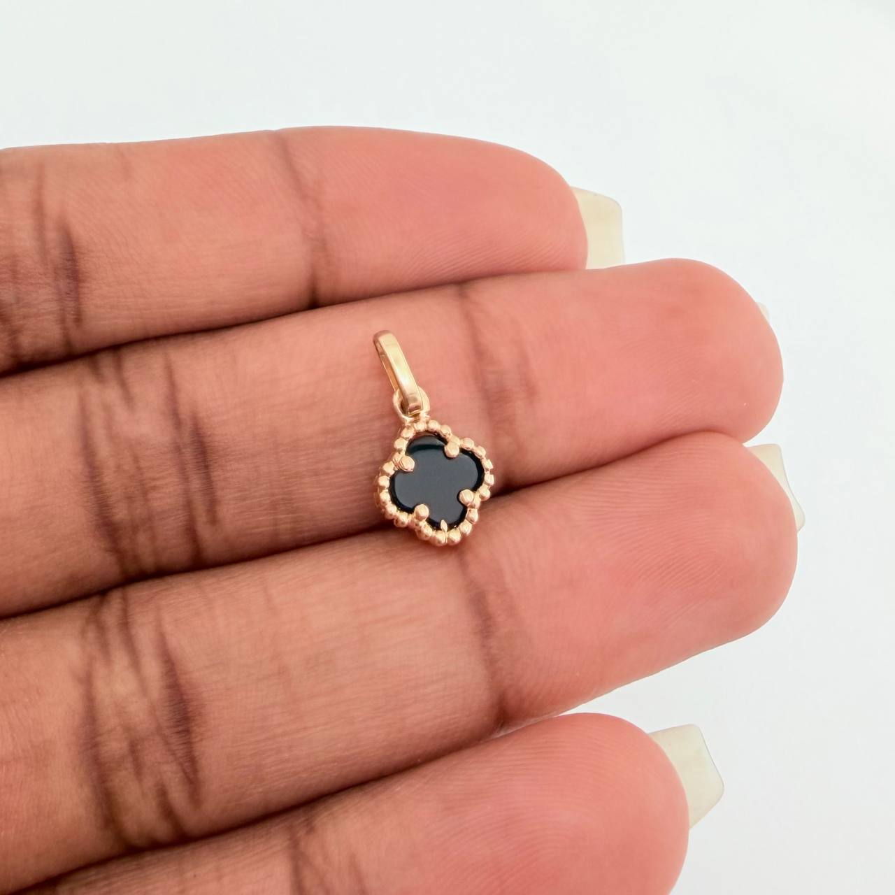 Dije Trebol 0.85gr / 1.6cm-Oro Amarillo 18K %