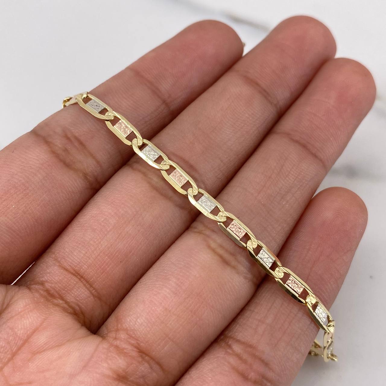 Pulso Escalera Plana 4.15gr / 19.5cm / 3.1mm Diamantada Tres Oros +3 18K &